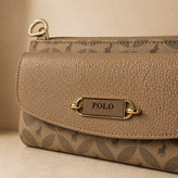 جزئیات-لوگوی-فلزی-Polo-Est-1976-روی-کیف