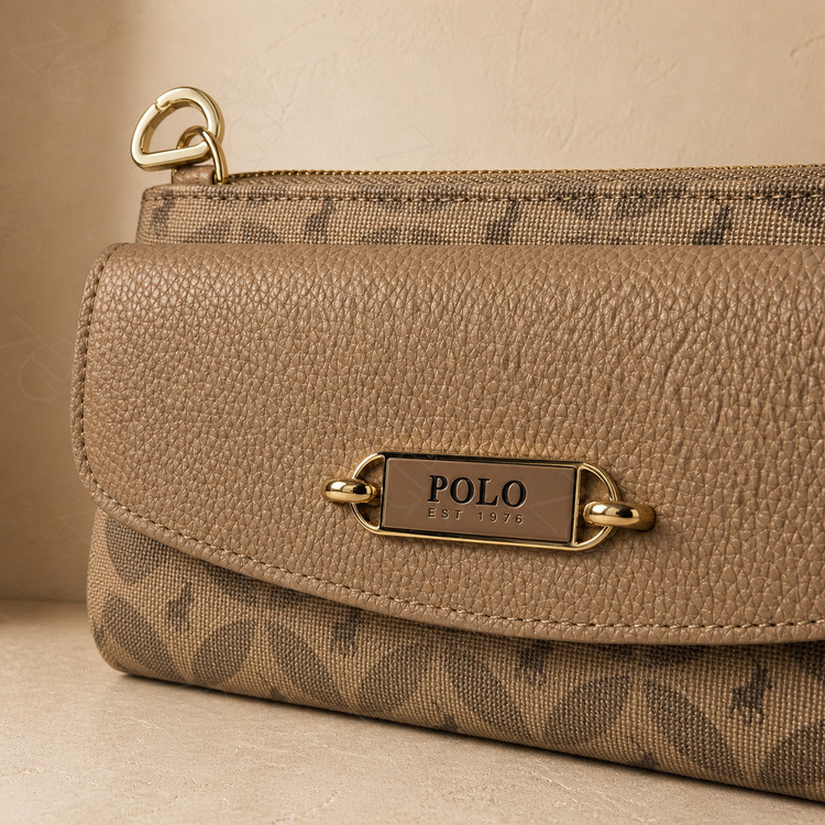 جزئیات-لوگوی-فلزی-Polo-Est-1976-روی-کیف