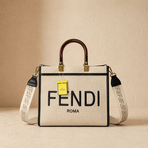 کیف-دستی-و-دوشی-طرح-فندی-Fendi-مدل-پارچهای-شاپر-کرم