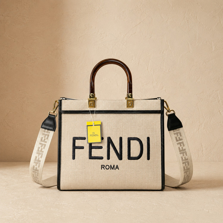 کیف-دستی-و-دوشی-طرح-فندی-Fendi-مدل-پارچهای-شاپر-کرم